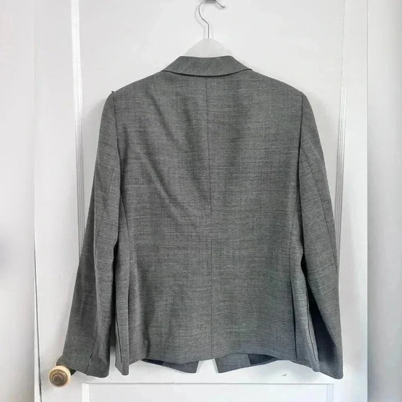 Akris Punto Grey Double Breasted Wool Blazer $1028 Like New Size 12 - Picture 6 of 6